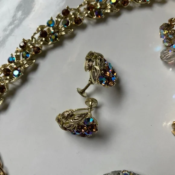 Vintage Costume Jewelry - Picture 13 of 16